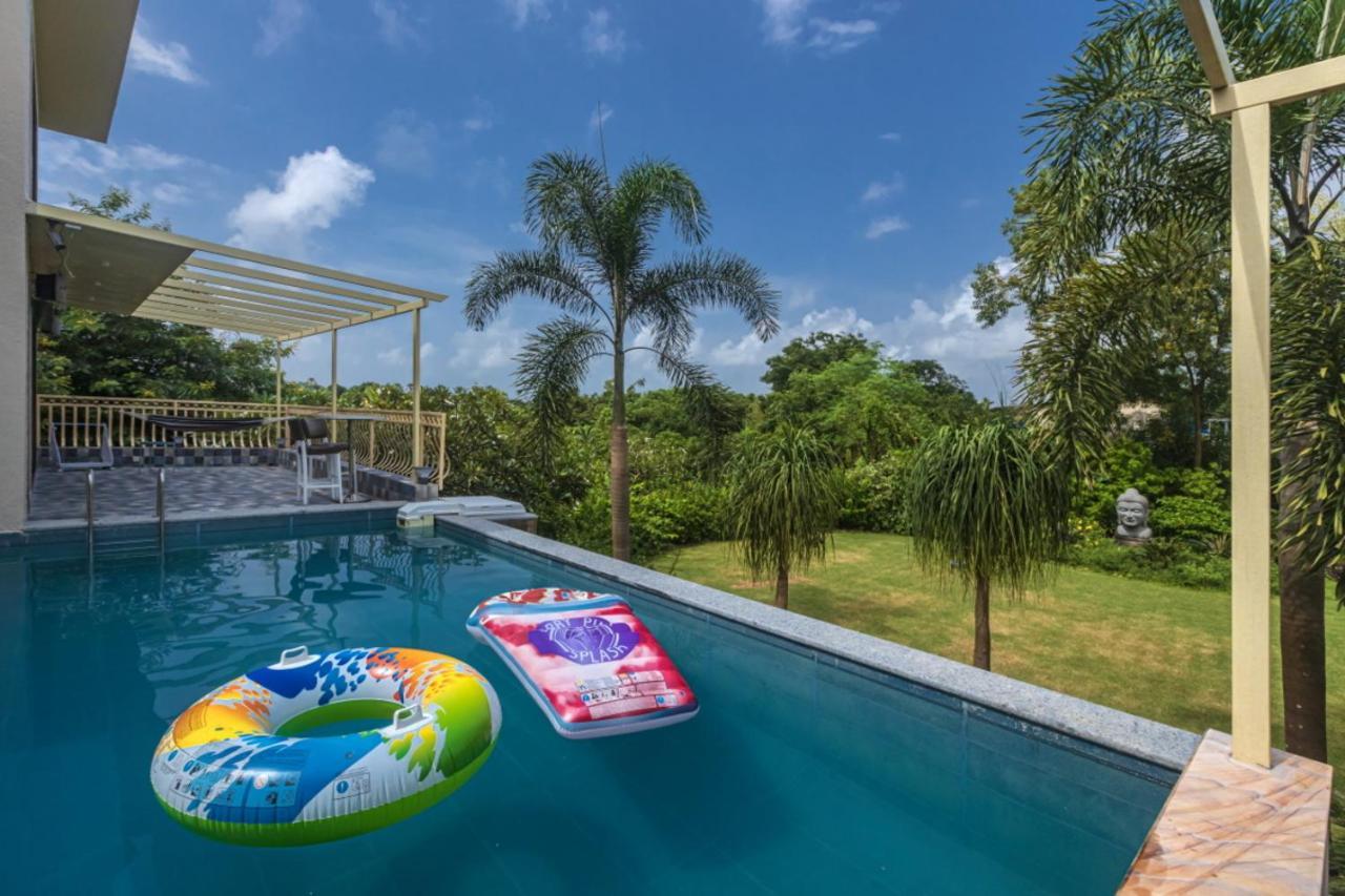 Saffronstays Aura, Alibaug - Luxury Pool Villa With A Game Room And Spacious Lawn Alibag Exterior photo