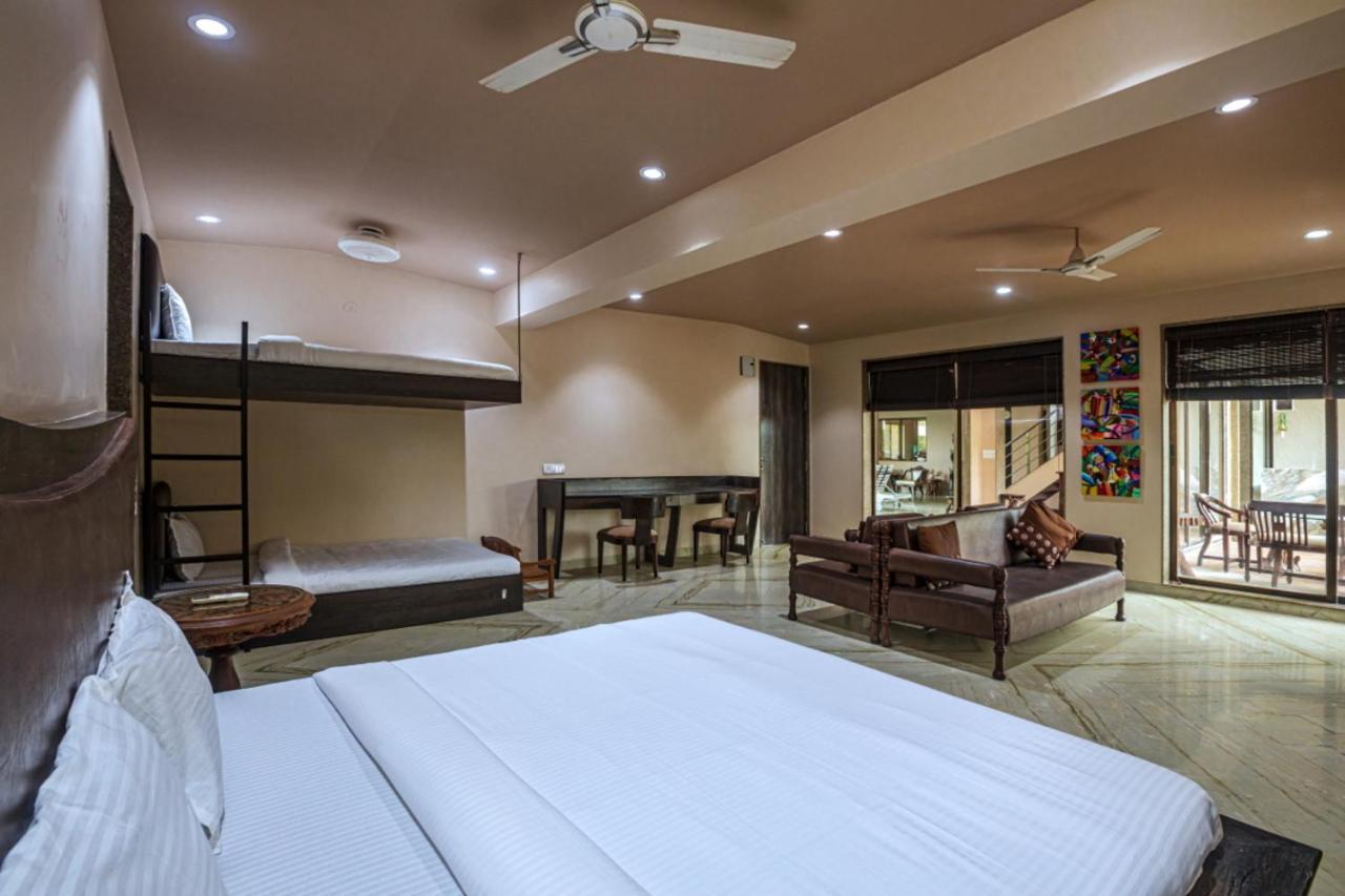 Saffronstays Aura, Alibaug - Luxury Pool Villa With A Game Room And Spacious Lawn Alibag Exterior photo