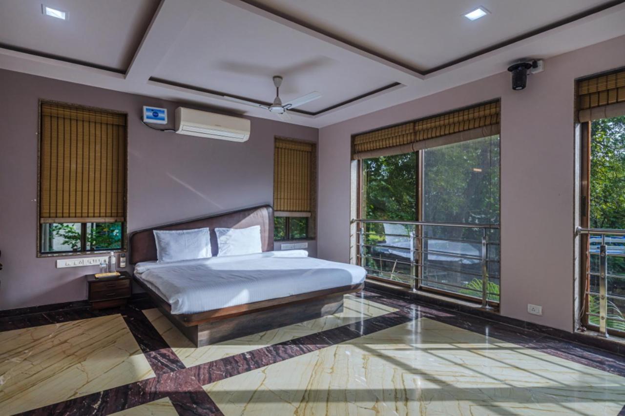 Saffronstays Aura, Alibaug - Luxury Pool Villa With A Game Room And Spacious Lawn Alibag Exterior photo