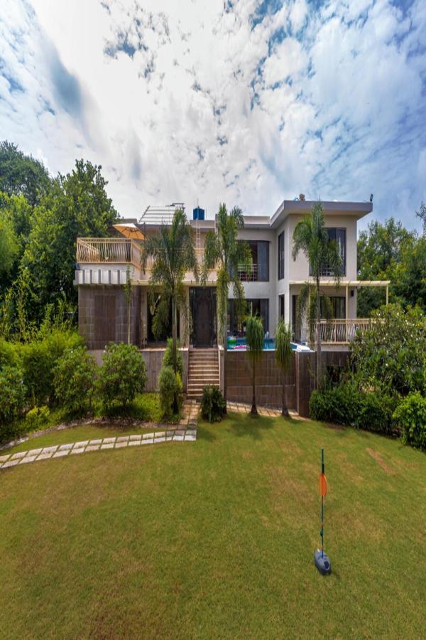 Saffronstays Aura, Alibaug - Luxury Pool Villa With A Game Room And Spacious Lawn Alibag Exterior photo